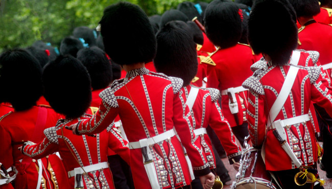 Buckingham Palace – Königliche Einblicke und Tea Time im Palastgarten